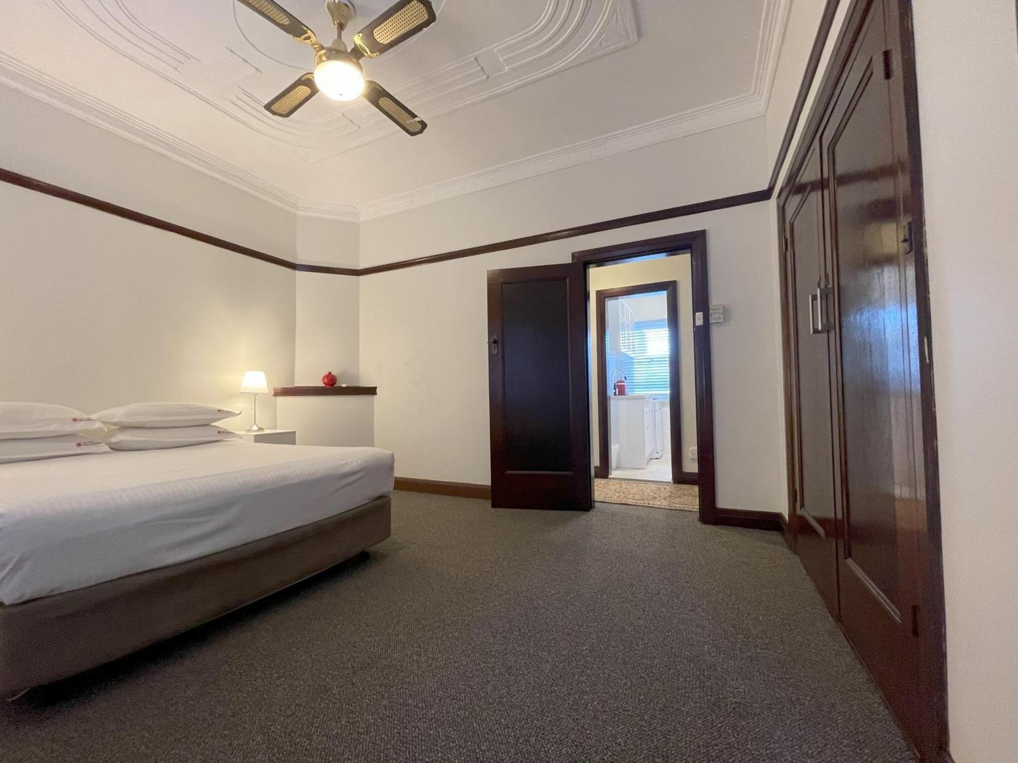 Globe Apartments Wagga Wagga Exterior photo