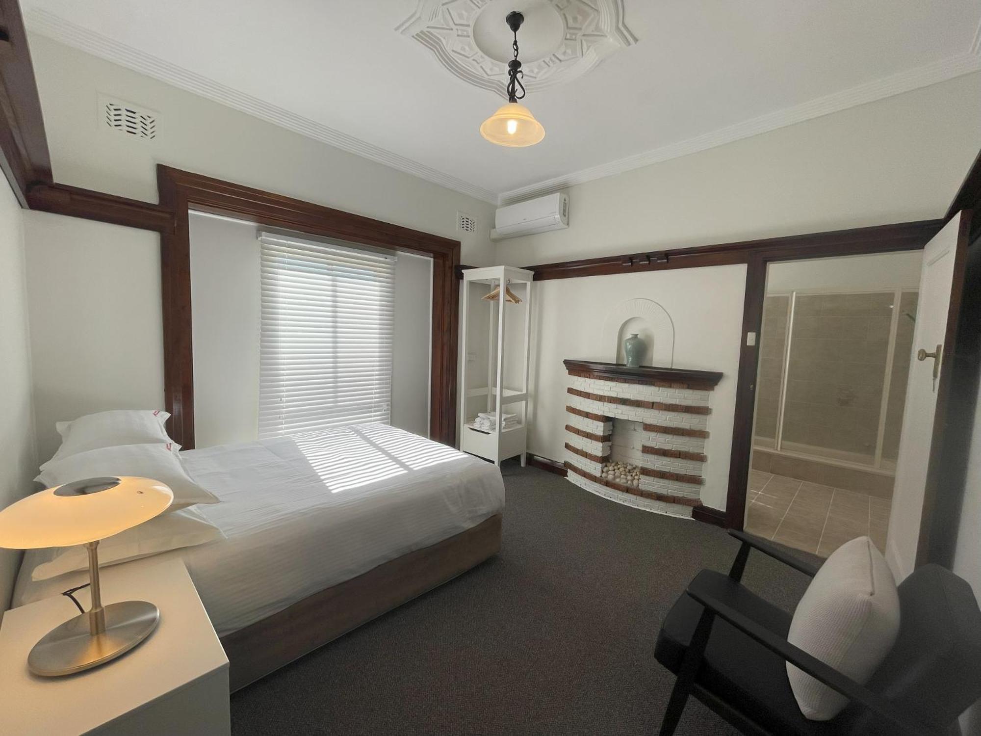 Globe Apartments Wagga Wagga Exterior photo