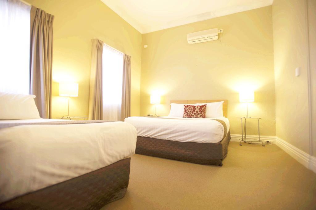 Globe Apartments Wagga Wagga Exterior photo
