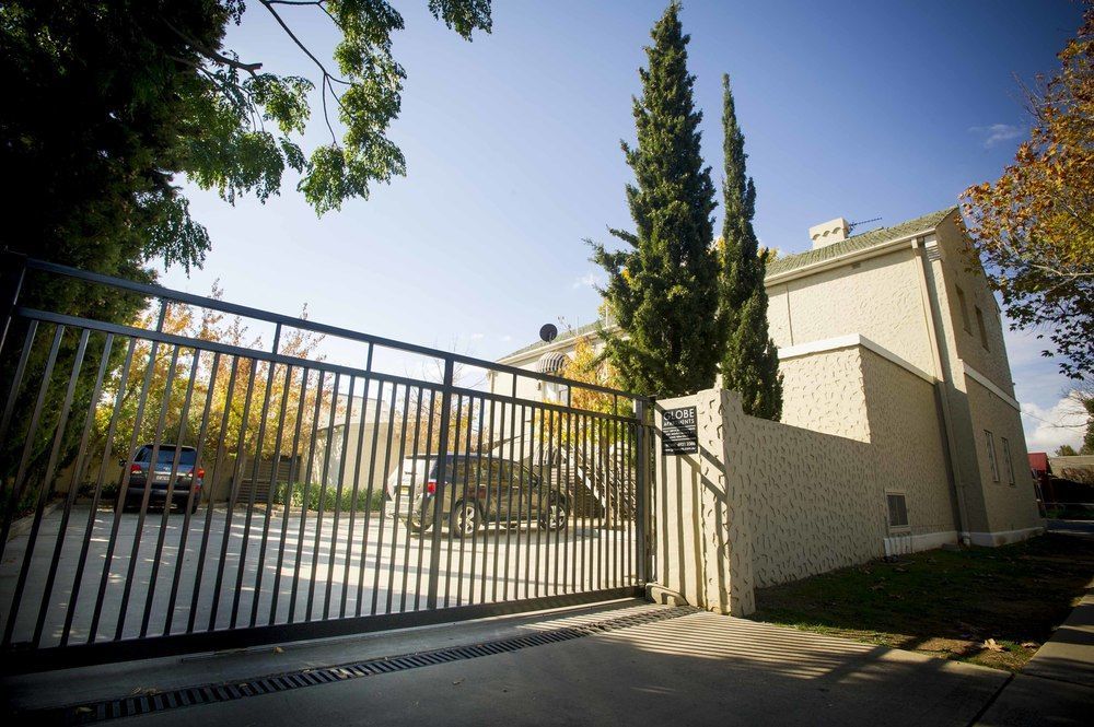 Globe Apartments Wagga Wagga Exterior photo